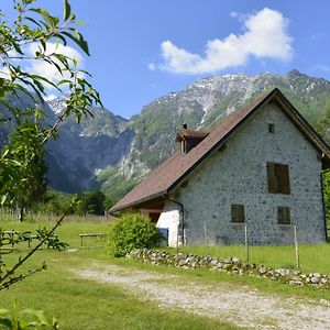 Villa Agriturismo Pian Dei Tass Barcis Exterior photo