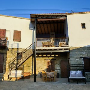 Hotel Teacher'S House Maroni Exterior photo