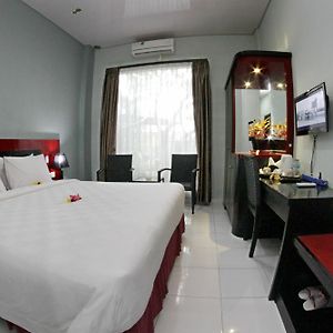 Shunda Hotel Denpasar Exterior photo