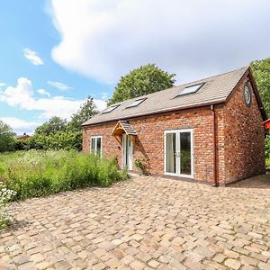 Villa The Stables Frodsham Exterior photo