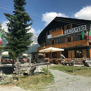 Hotel Sasso Nero Chiesa in Valmalenco Exterior photo