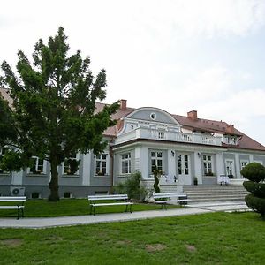 Hotel Mazurski Dwor Olecko Exterior photo