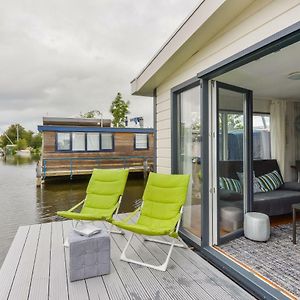 Ferienwohnung Bright And Comfortable Houseboat Aalsmeer Exterior photo