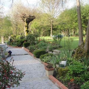 Bed and Breakfast Le Relais Des Capucines Largnac Exterior photo