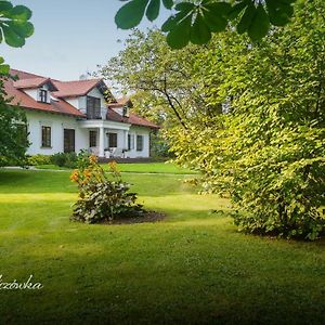 Villa Dwor W Kielczowce Moszczenica  Exterior photo