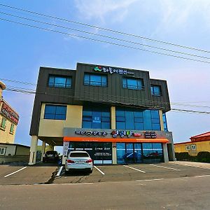 Hotel Sunplay Pension Seogwipo Exterior photo