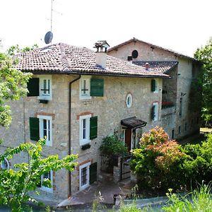 Bed and Breakfast La Quercia - La Maison Des Arts Vezzano sul Crostolo Exterior photo