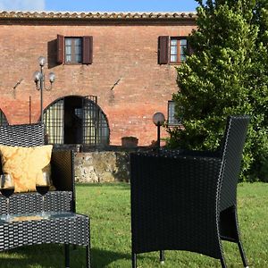 Villa Podere Il Granaio - Crete Senesi - Tuscany Siena Exterior photo