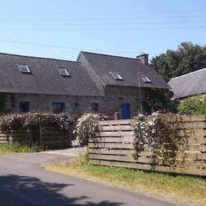 Villa Les Chouettes Callac Exterior photo