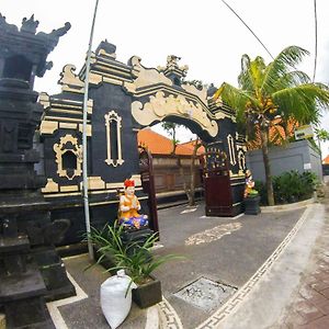 Putu Guest House Canggu Exterior photo