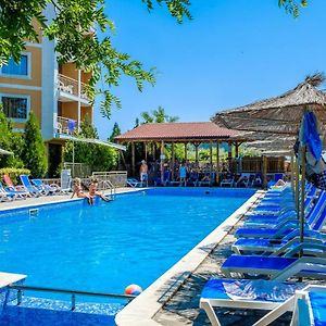 Vemara Club Hotel And Villas - Free Parking And Free Beach Access Obsor Exterior photo