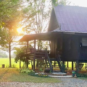 Bed and Breakfast Baan Tung Boon Lom Mae Rim Exterior photo
