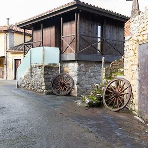 Gasthaus Casa Delfina Pravia Exterior photo