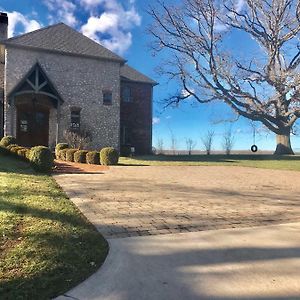 Villa Affordable Luxury Mansion Quincy Exterior photo