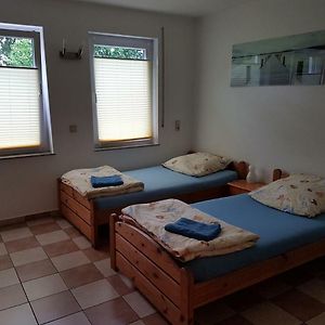 Ferienwohnung Gästezimmer auf dem Campingplatz Konz Exterior photo