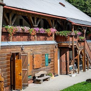 Hotel Penzion Tyra Trinec Exterior photo