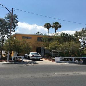 Ferienwohnung The Yellow House Las Vegas Exterior photo