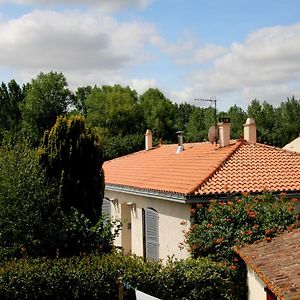 Hotel Maison D'Hotes Le Lavoir Fontaines  Exterior photo