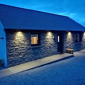 Villa Poachers Bothy Skeabost Exterior photo