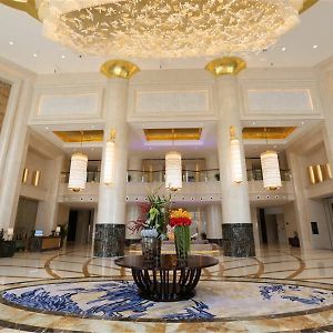 Bosideng International Hotel Yangzhou Exterior photo