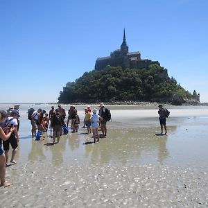 Gite/Guest House Close To The Mont Saint Michel La Rochelle-Normande Exterior photo