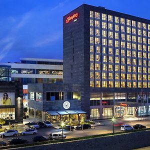 Hotel Hampton By Hilton Kocaeli Symbol Exterior photo