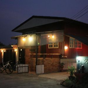 Sole & Luna Restaurant And Homestay Chiang Mai Exterior photo