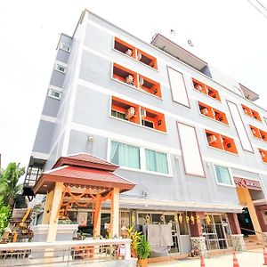 Hotel OYO 349 Aroonrung House Ban Bang Phai Exterior photo