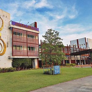 Hotel U Place @ Ubon Ratchathani University Exterior photo