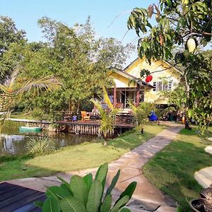 Hotel Llamados Fishing Lake San Kamphaeng Exterior photo