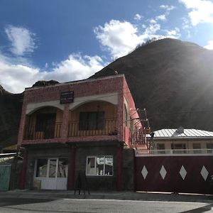 Hotel Waterfall Kazbegi Exterior photo