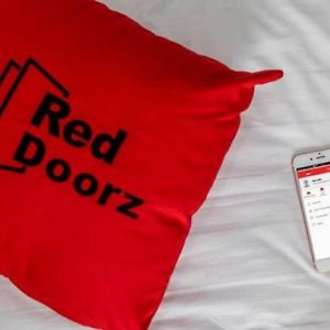 Hotel RedDoorz Near RSUD Embung Fatimah Batam Exterior photo