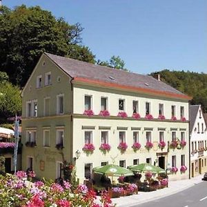 Gasthof&Hotel Goldener Hirsch Bad Berneck im Fichtelgebirge Exterior photo
