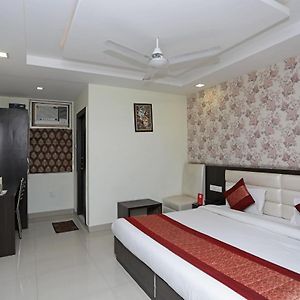 Hotel Oyo 7473 Krishna Galaxy Kanpur Exterior photo