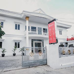 Hotel RedDoorz Syariah near Transmart Lampung Bandar Lampung Exterior photo