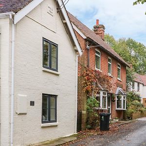 Tilly'S Cottage Westbury  Exterior photo