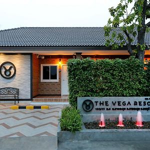 The Vega Resort Chonburi Exterior photo