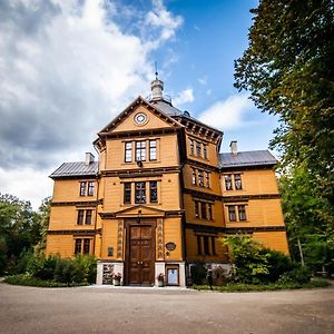 Bed and Breakfast Palac Mysliwski W Antoninie Antonin  Exterior photo