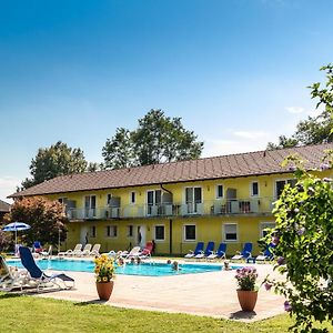 Hotel Gasthof Zum Lindenhof Bad Radkersburg Exterior photo