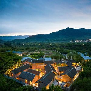 Sansa Village Boutique Hotel At Mutianyu Great Wall Huairou Exterior photo