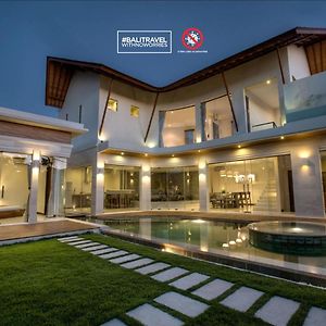 K Villas By Premier Hospitality Asia Seminyak Exterior photo