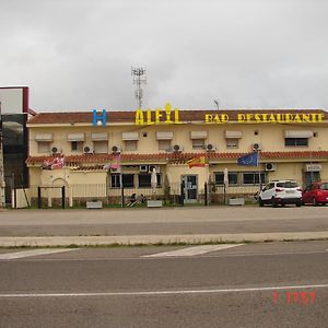 Hotel Hostal Alfil Cazalegas Exterior photo