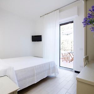 Bed and Breakfast Via Sant'Anna Levanto Exterior photo