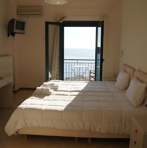 Aparthotel Gorgones, Sea-Front, Great View Kardhamili Exterior photo