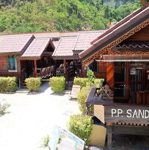 Phi Phi Sand Sea View Resort Exterior photo