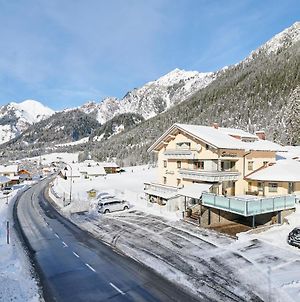 Stockingers Guest House Klosterle am Arlberg Exterior photo