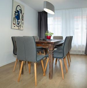 H& Apartments im Herzen der Stadt geräumig ruhig zentral mit Küche und Esstisch Greifswald Exterior photo