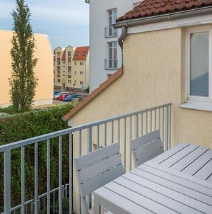 H& Apartments im Herzen der Stadt in der Lange Strasse geräumig ruhig mit Küche und Esstisch Greifswald Exterior photo