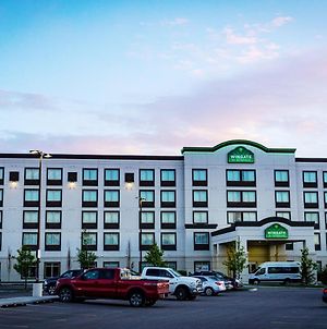 Hotel Wingate By Wyndham Calgary Airport Exterior photo