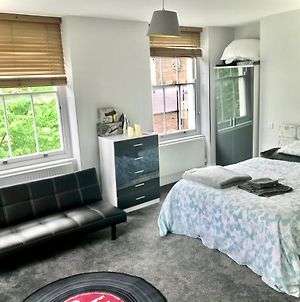 Camden Large 2 Bedroom Flat Guest House London Exterior photo